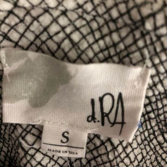 d.RA Revolve Electra Crop Top in Sketch - Picture 5 of 5